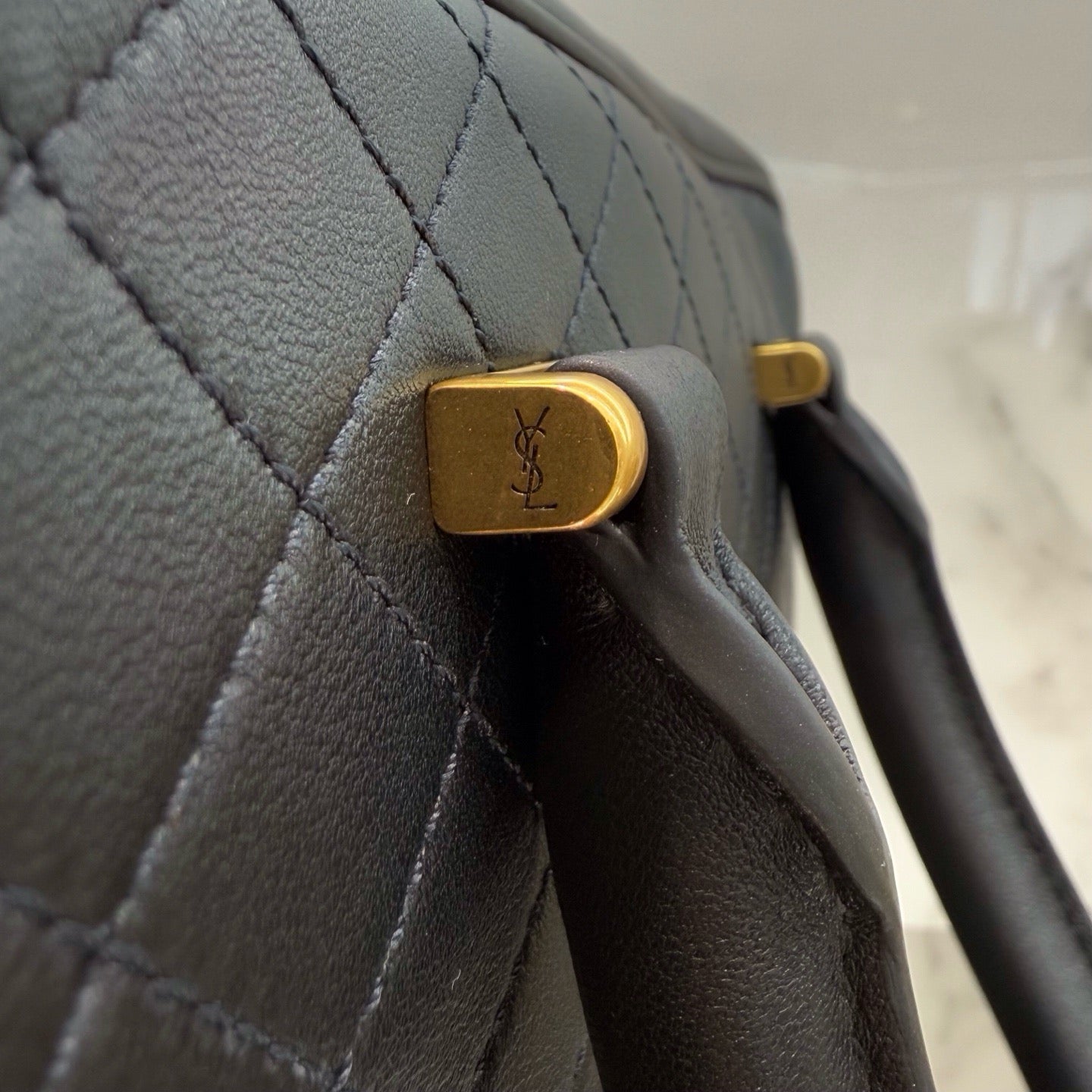 생로랑 / 퀼팅 리아 더플 토트 크로스백