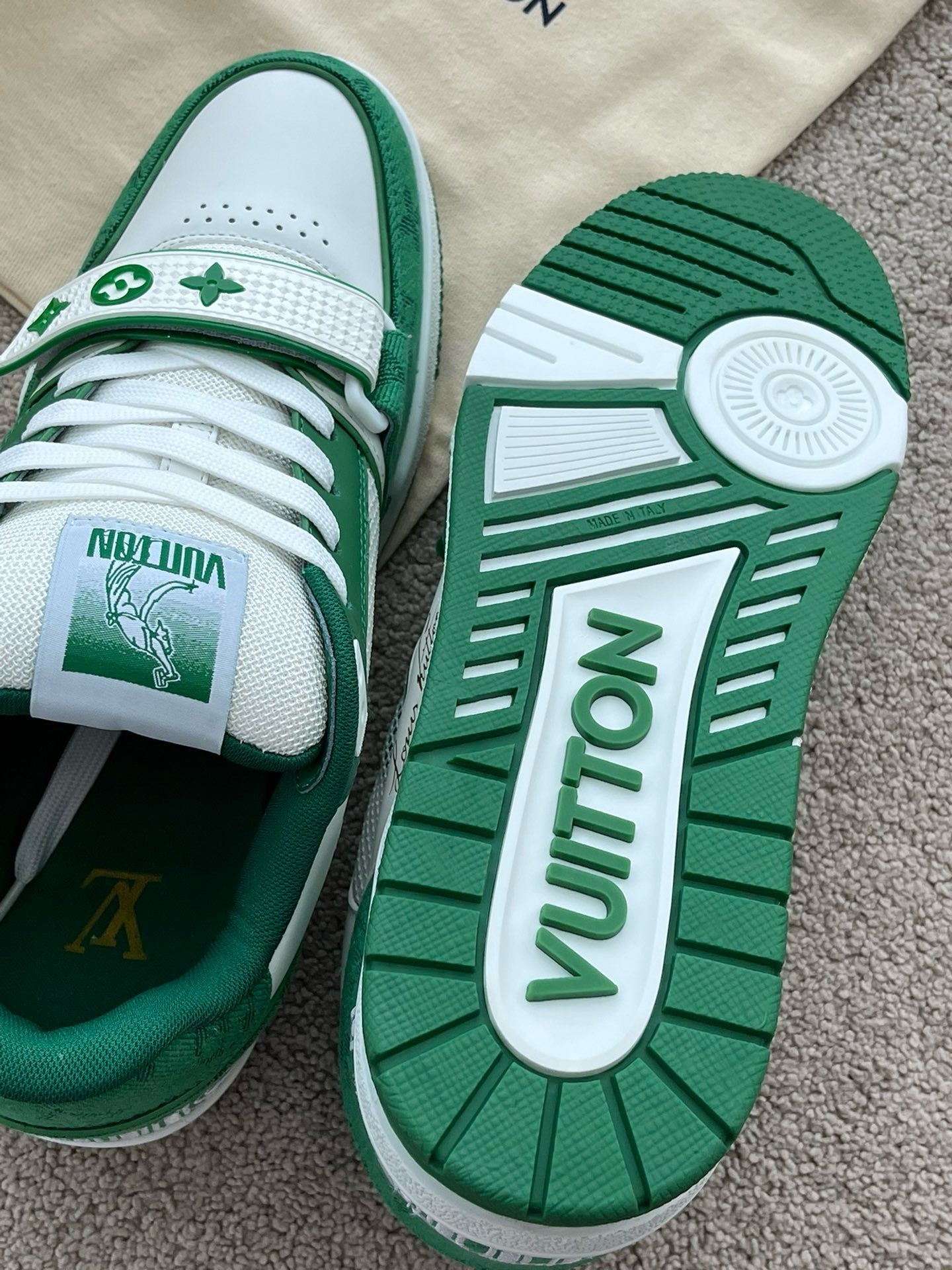 루이비통 / LV 트레이너 벨크로 스니커즈