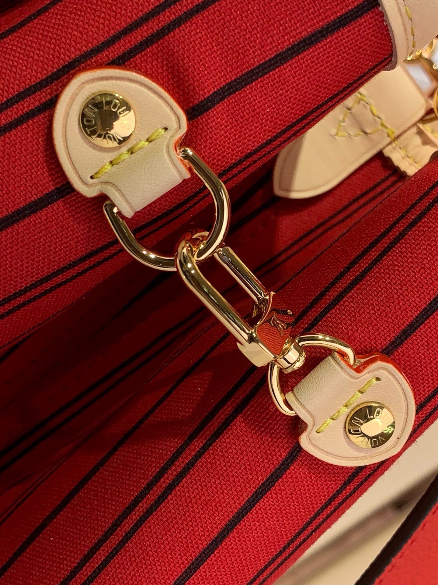 루이비통 / 네버풀 반둘리에 인사이드 아웃 MM