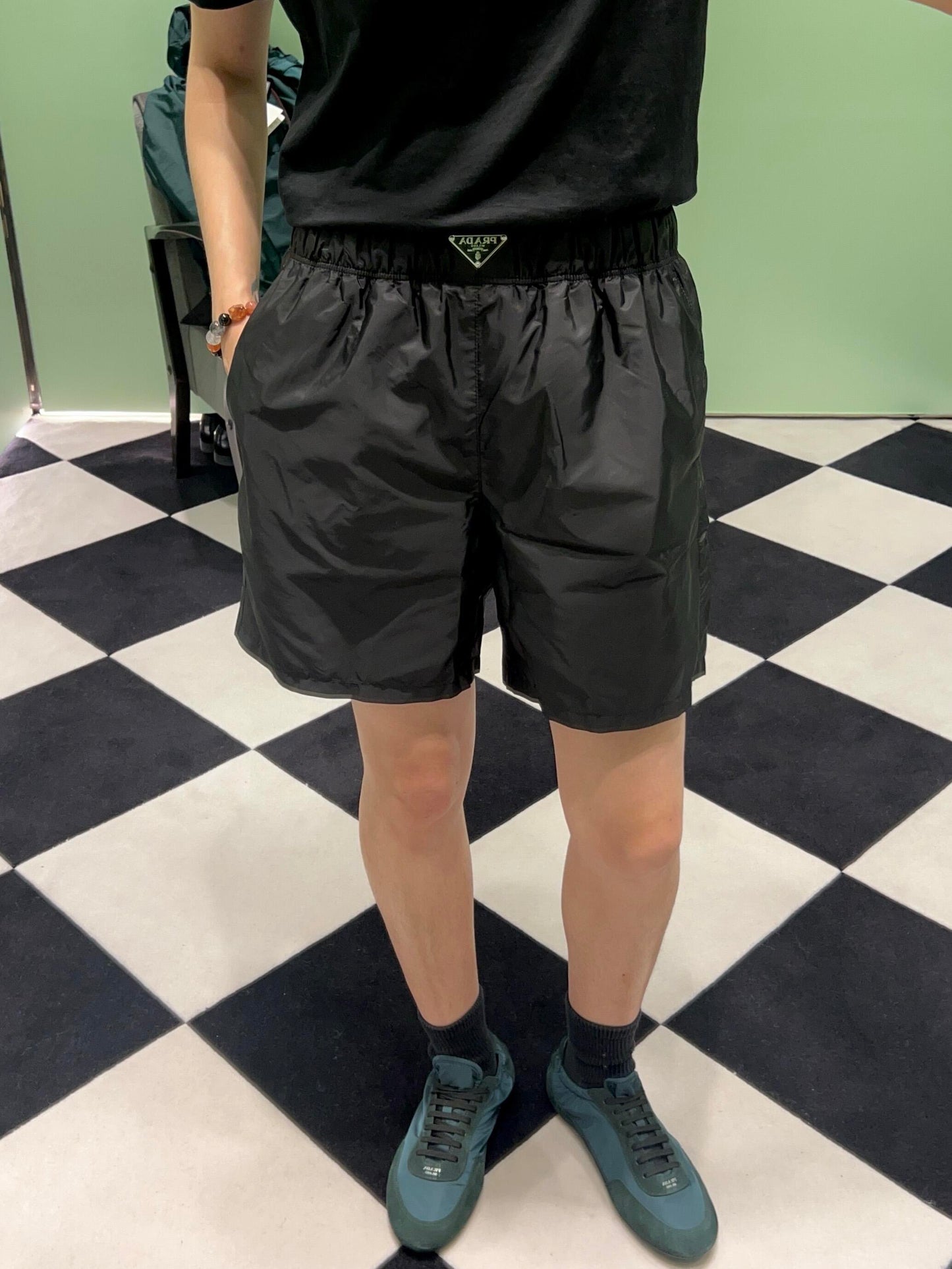 프라다 / 허리 삼각로고 나일론 쇼츠