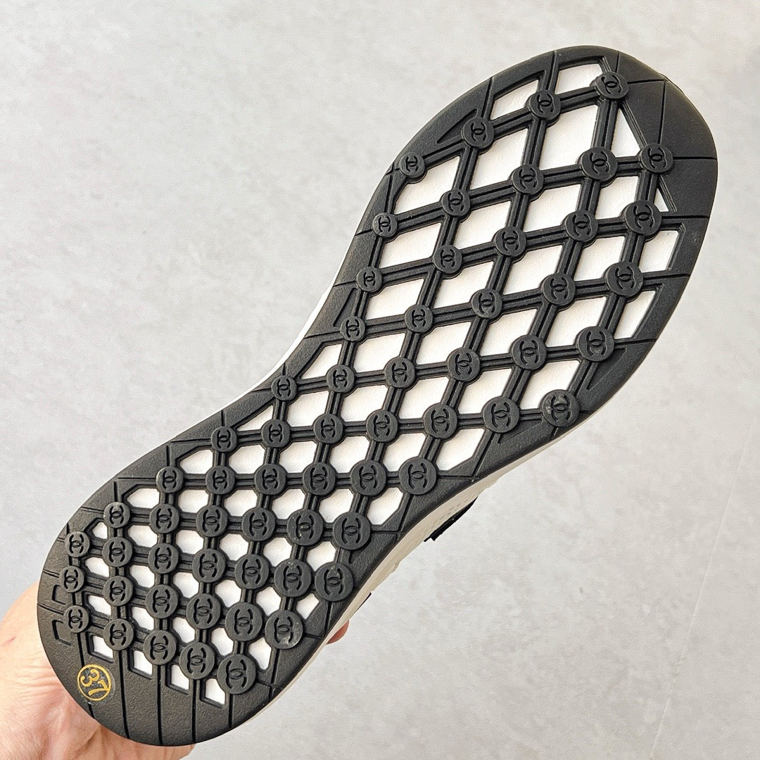 샤넬 / CC 로고 테니스 메쉬 스웨이드 스니커즈