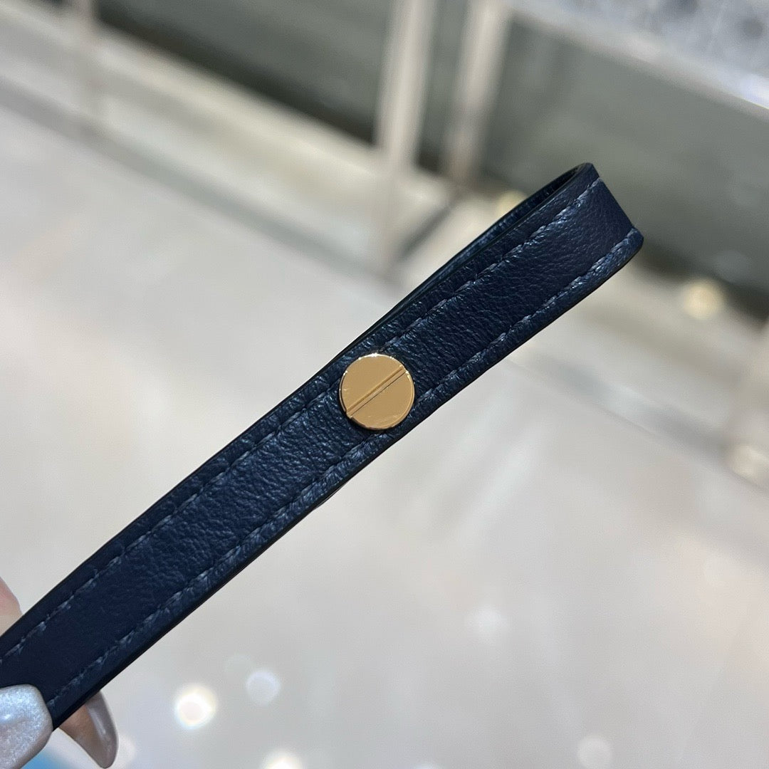 디올 / 30 몽테뉴 파우치