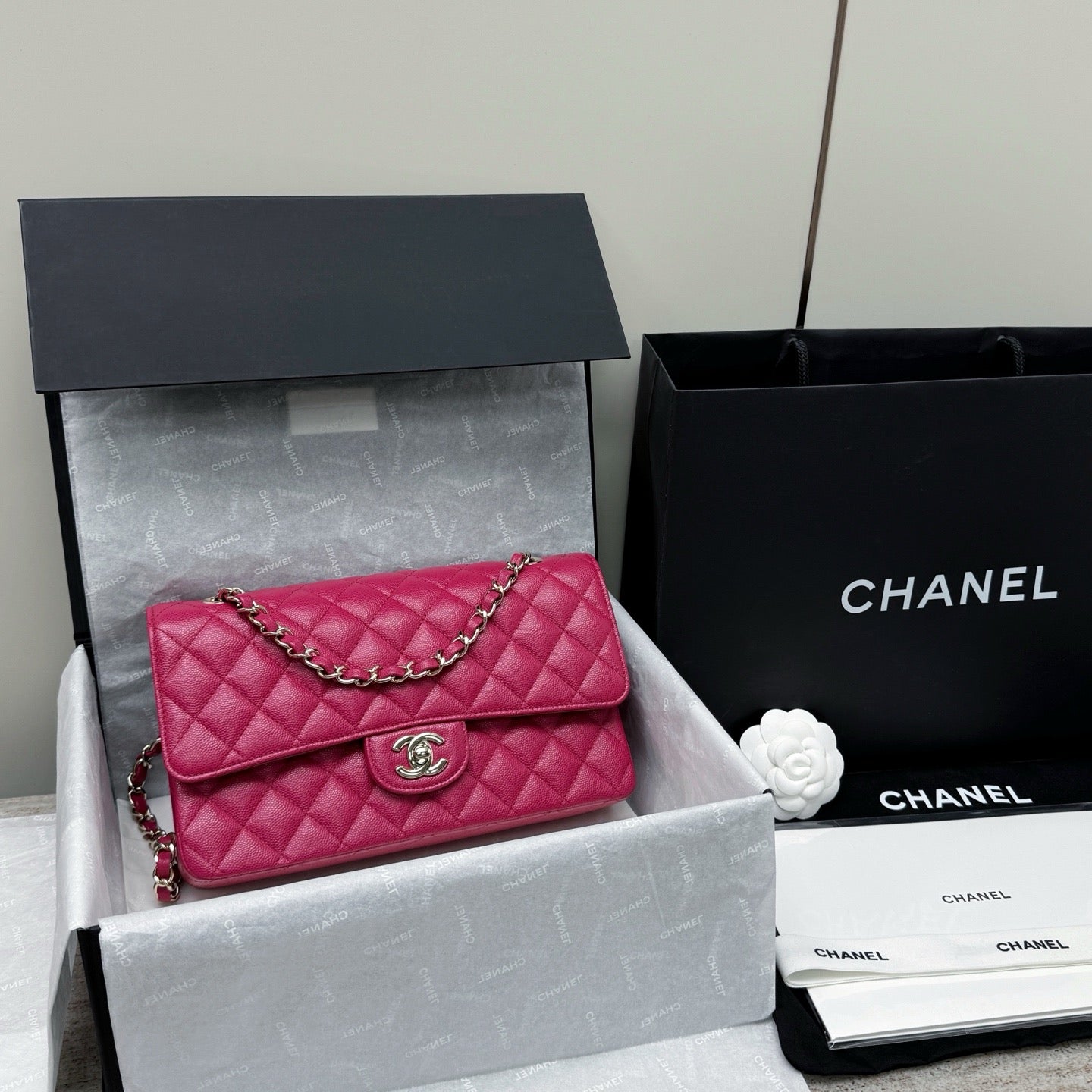 샤넬 / 클래식 플랩백 미디엄 캐비어스킨 CF25