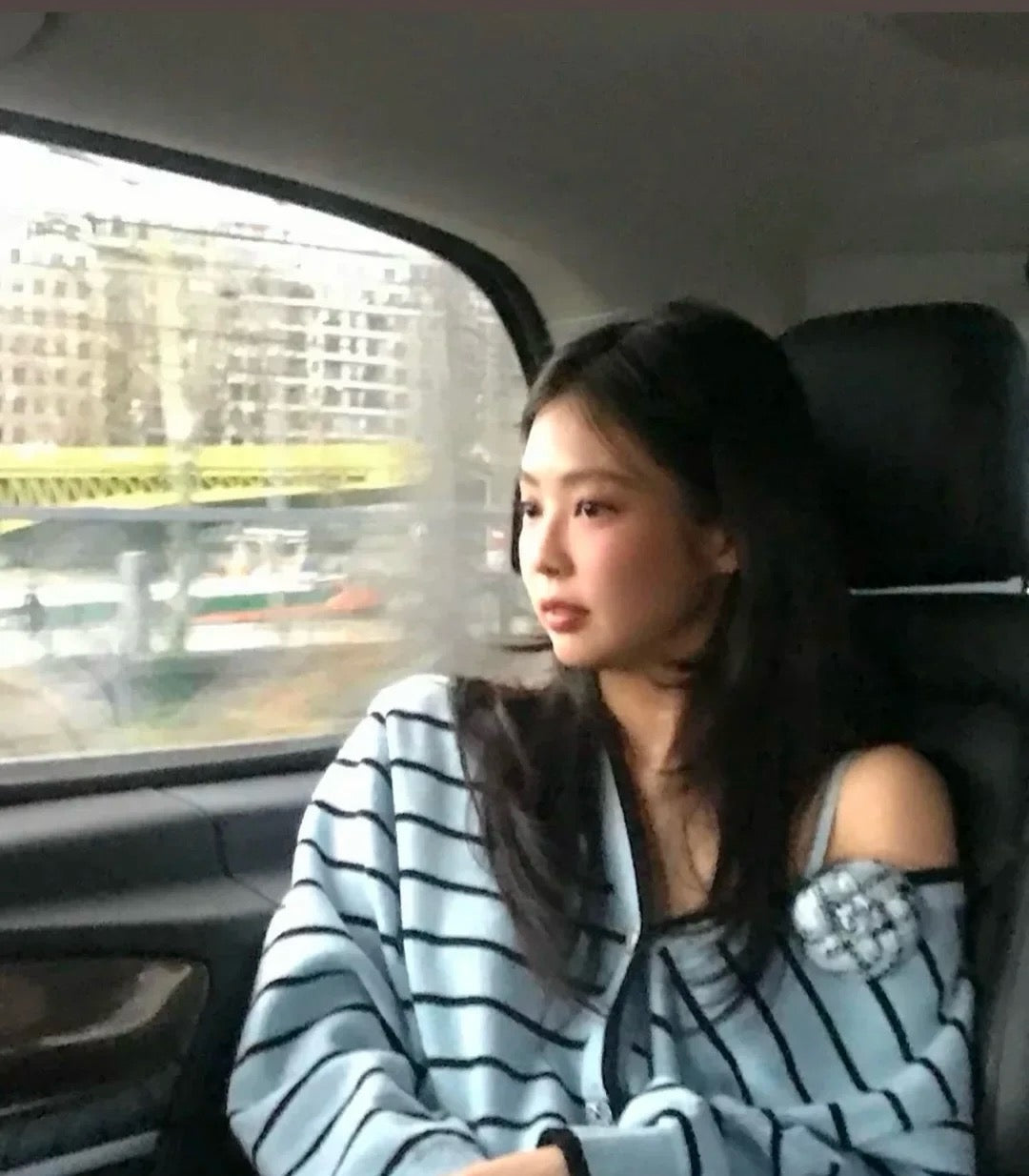 샤넬 / 배색 스트라이프 가디건