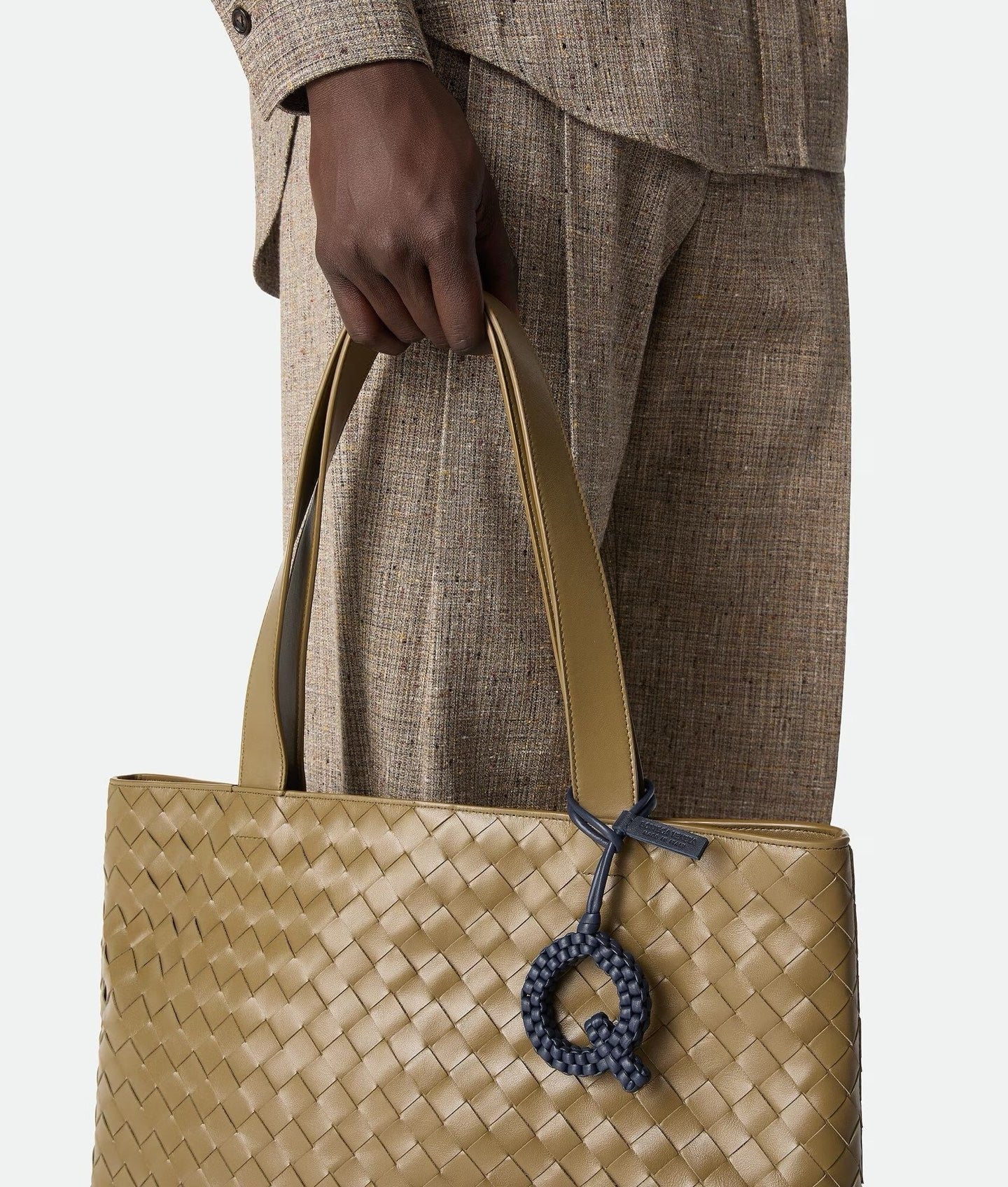 보테가 베네타 / 레터 Q 참