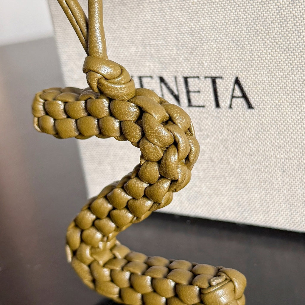 보테가 베네타 / 레터 Z 참