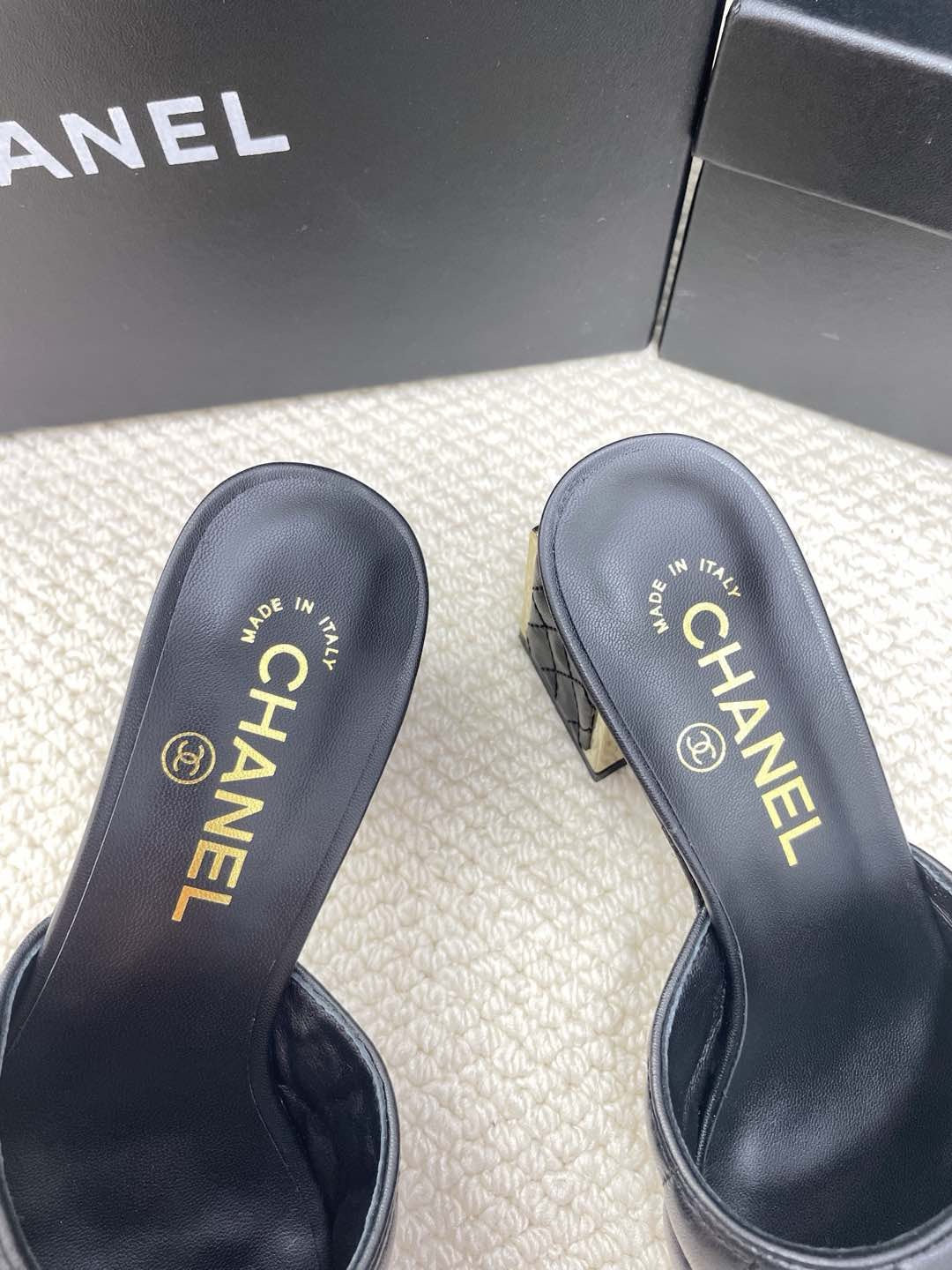 샤넬 / 퀄티드 레디 하이힐 샌들 뮬