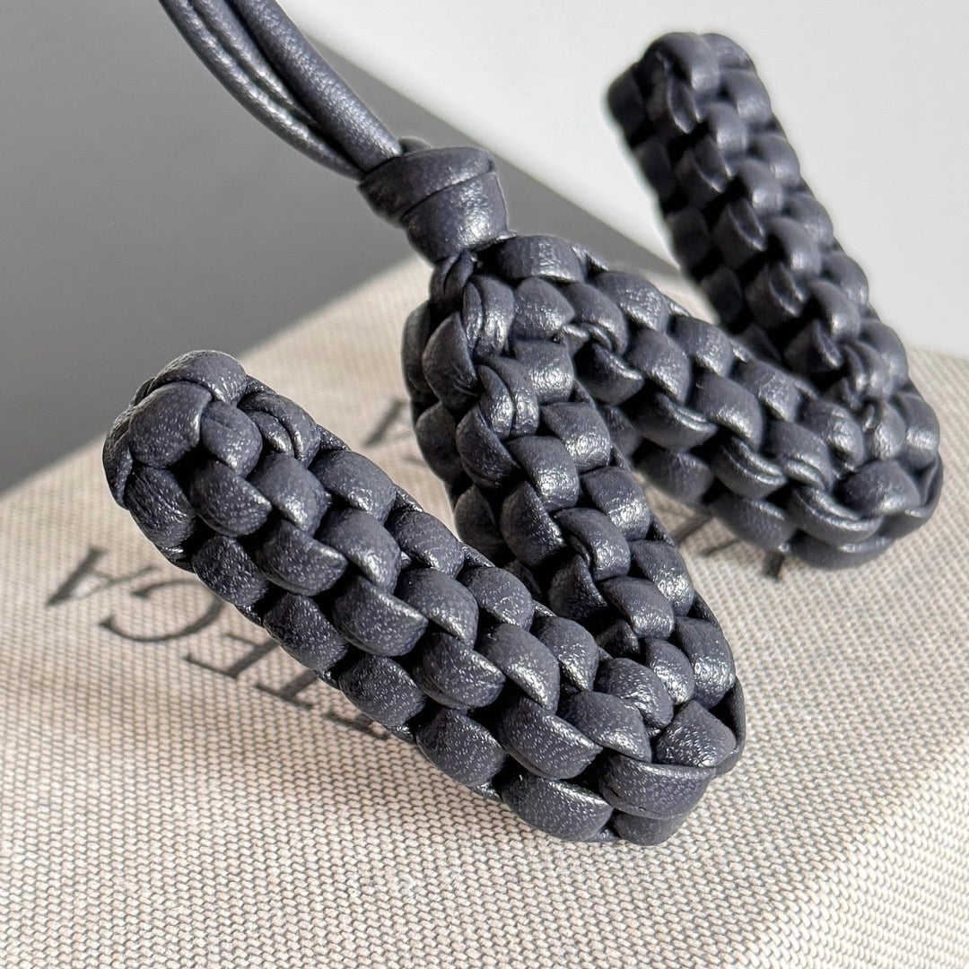 보테가 베네타 / 레터 W 참