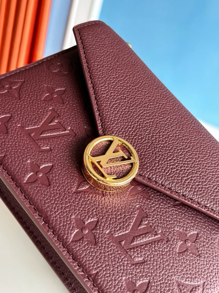 루이비통 / 월릿 온 체인 로지