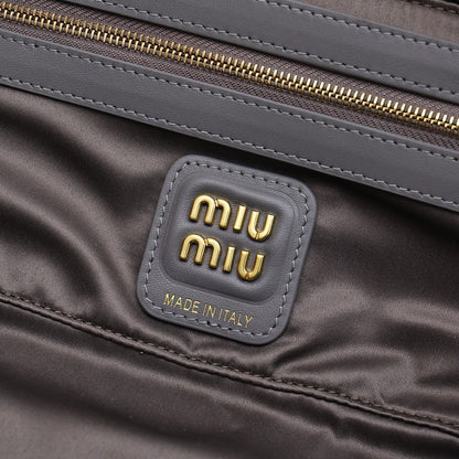 미우미우 / 가죽 보 백