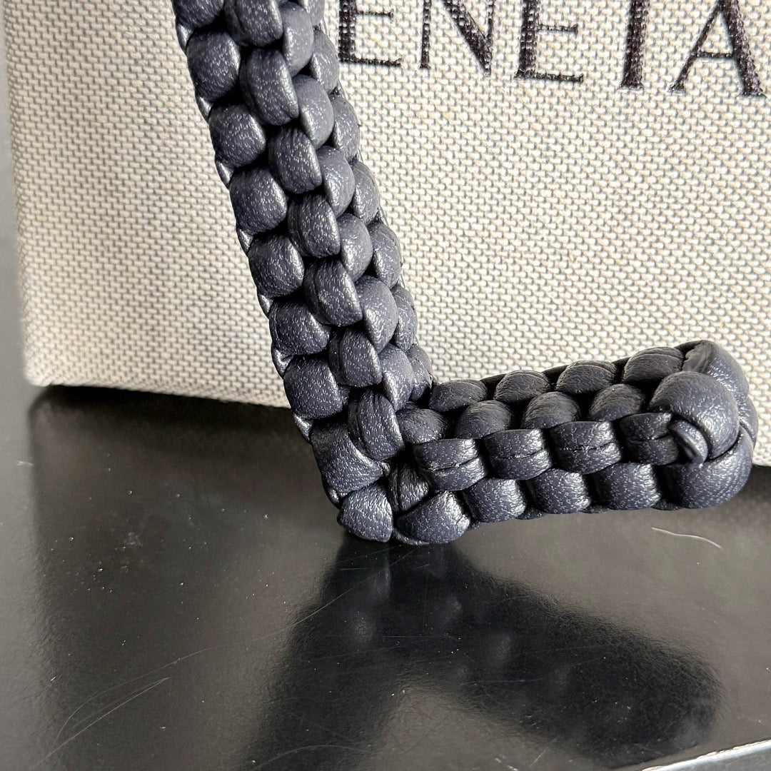 보테가 베네타 / 레터 L 참