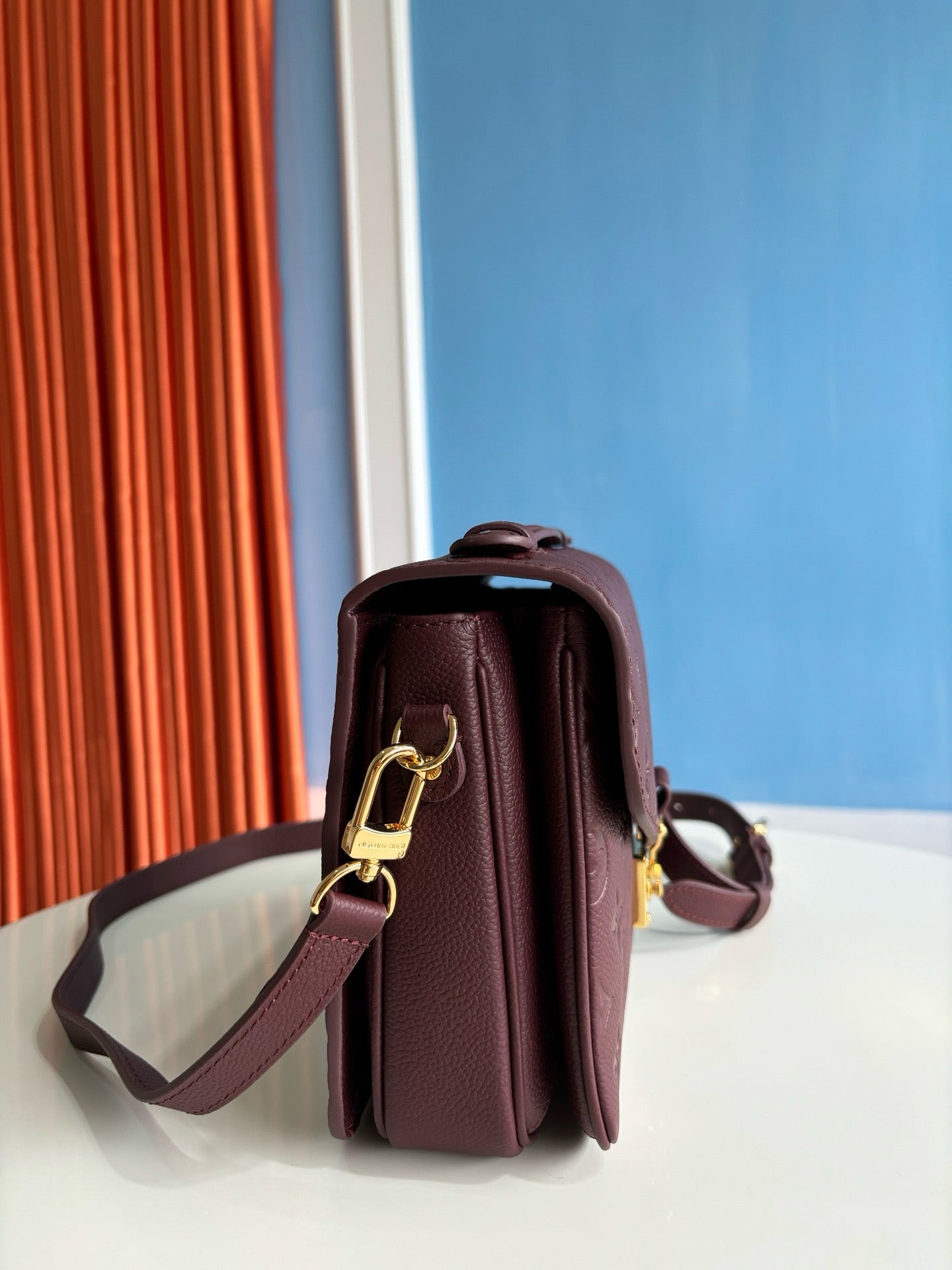 루이비통 / 포쉐트 메티스