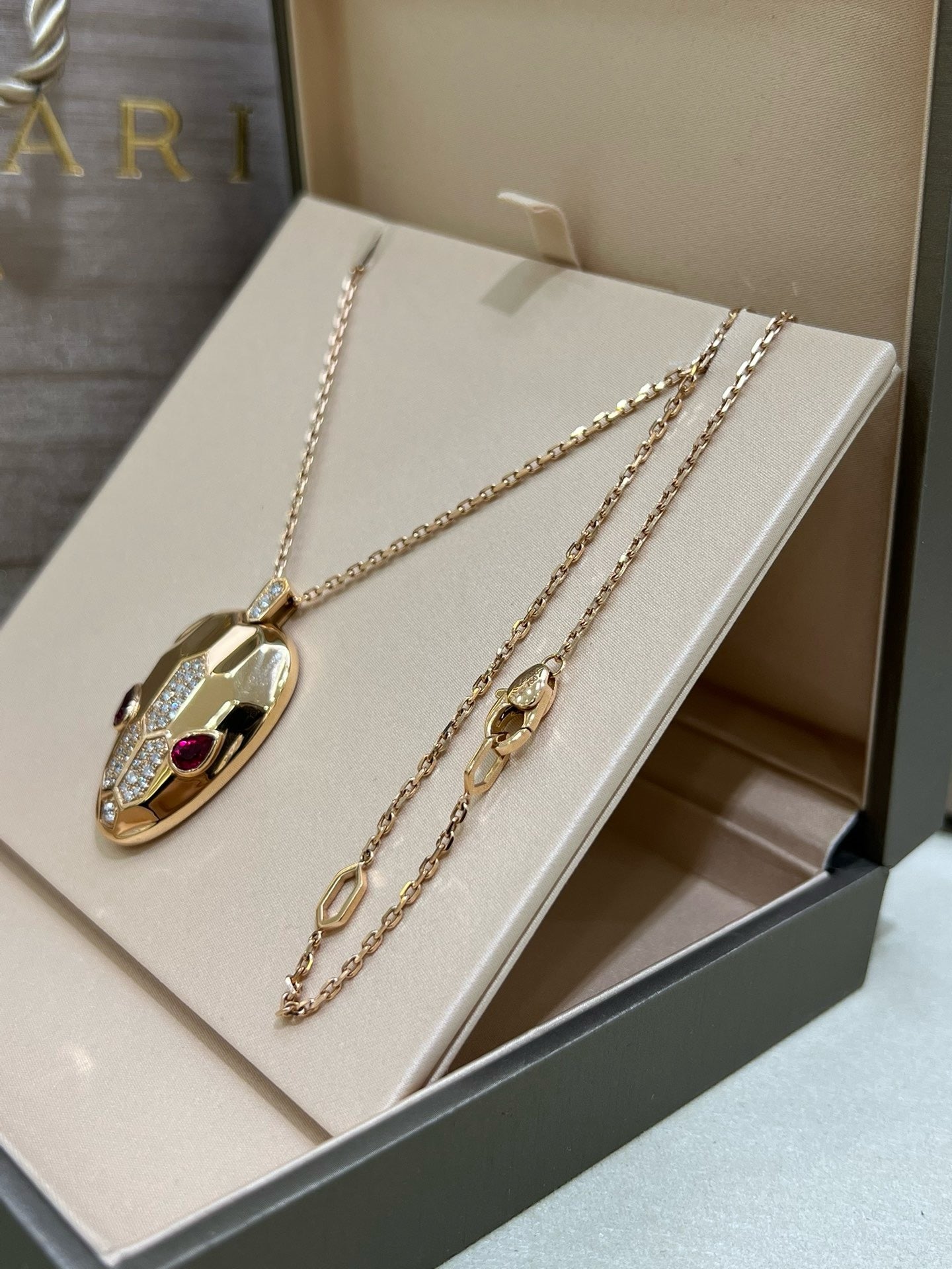 불가리 / 세르펜티 세두토리 네크리스 18K