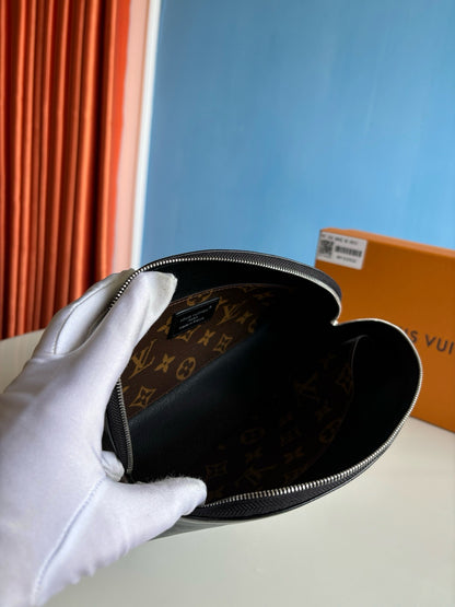 루이비통 / 코스메틱 파우치 MM