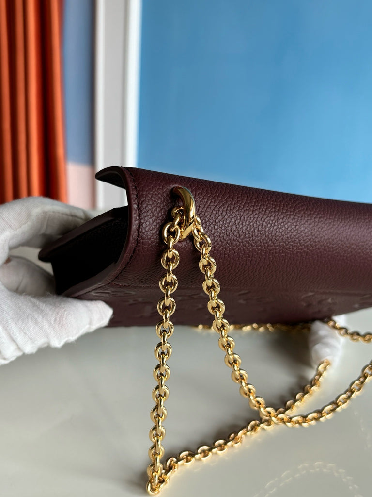 루이비통 / 월릿 온 체인 로지