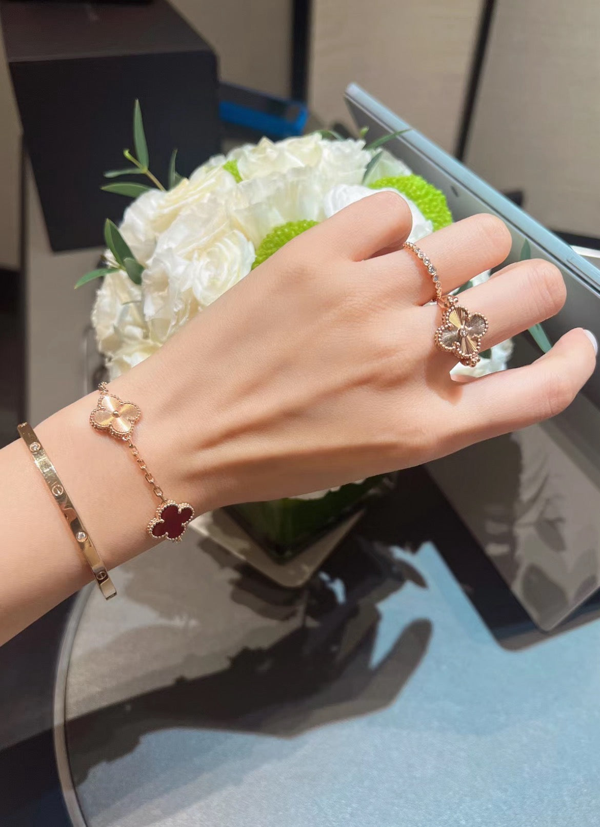 반클리프 앤 아펠 / 알함브라 회전 링 18K