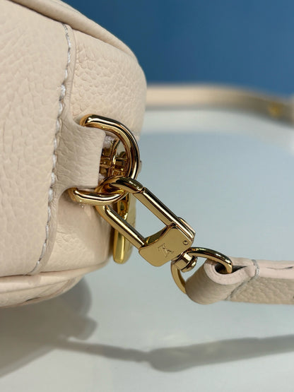 루이비통 / 타이니 카메라 백