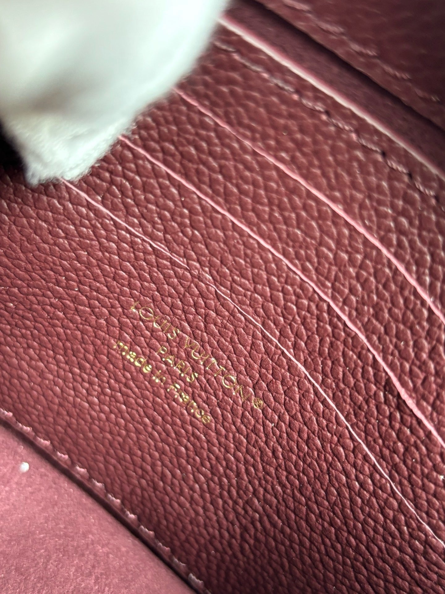 루이비통 / 월릿 온 체인 로지