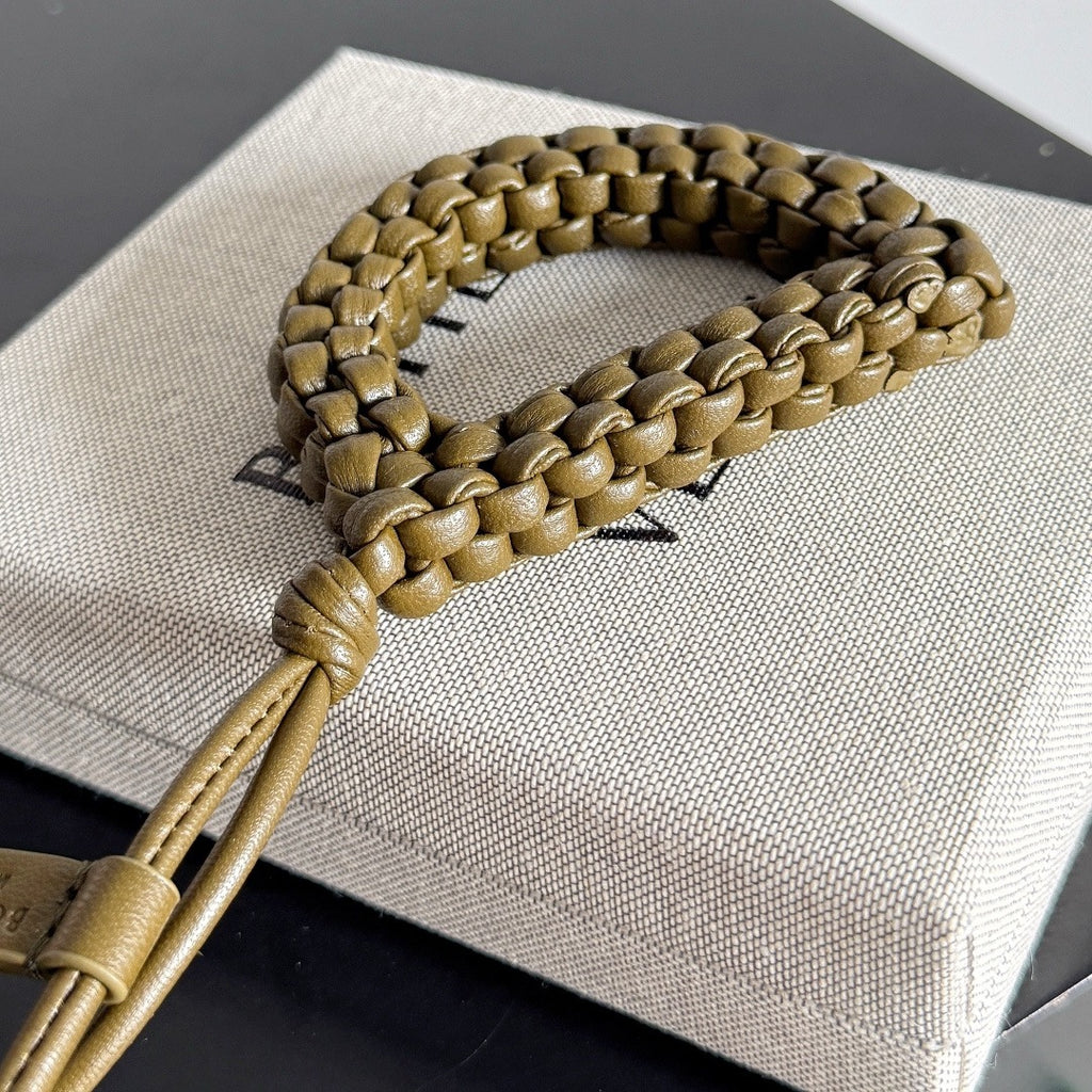 보테가 베네타 / 레터 D 참