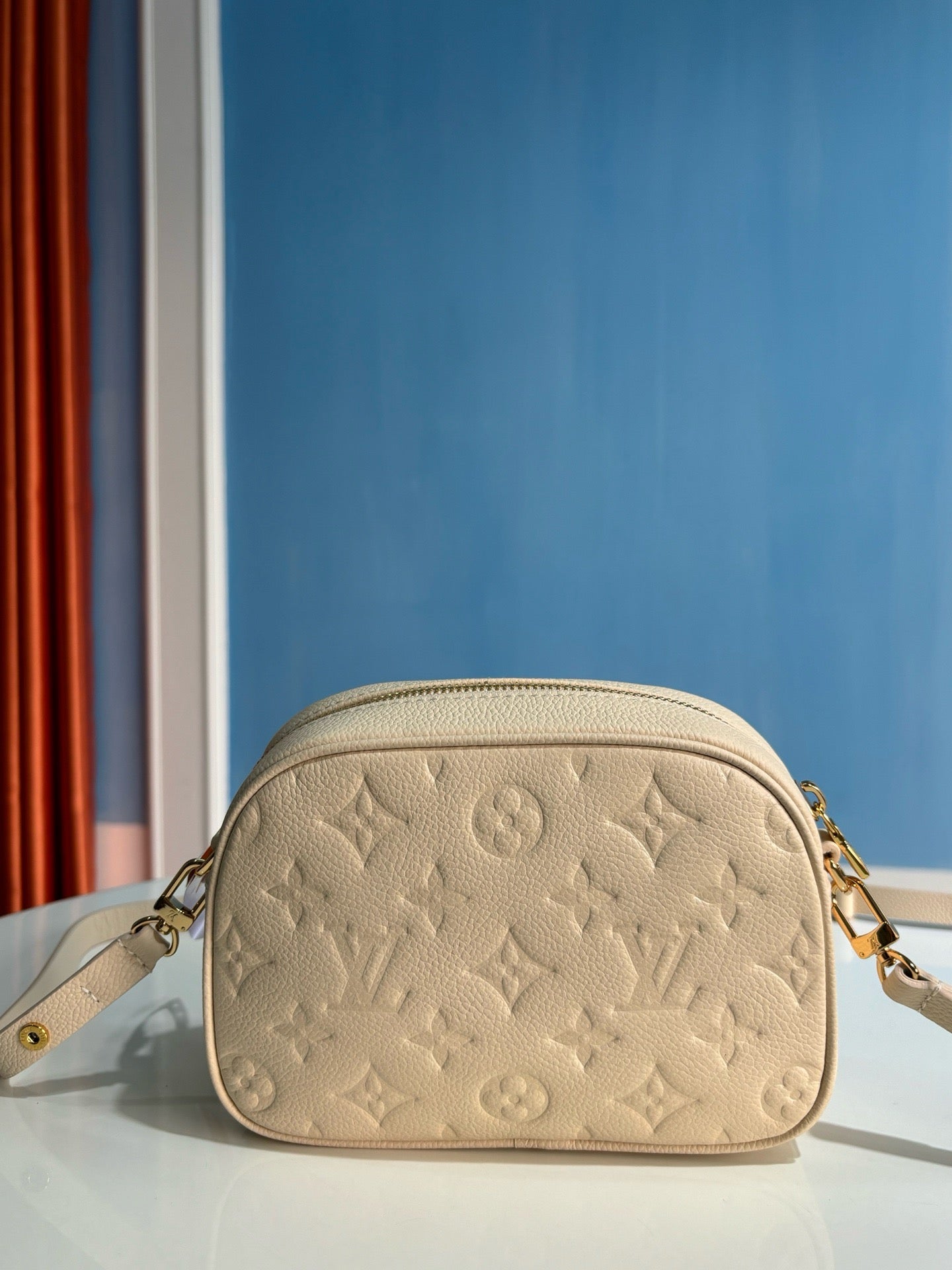 루이비통 / 타이니 카메라 백