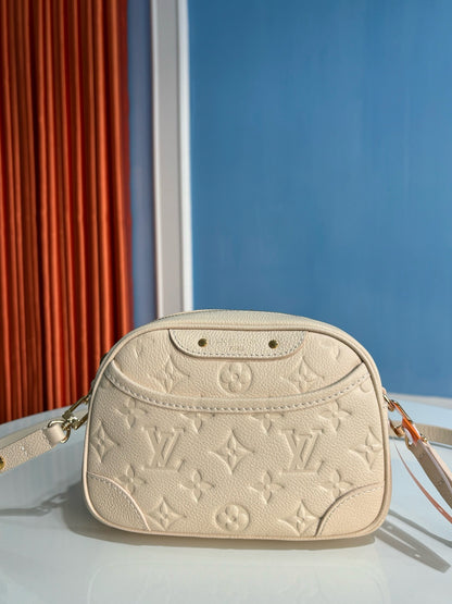루이비통 / 타이니 카메라 백