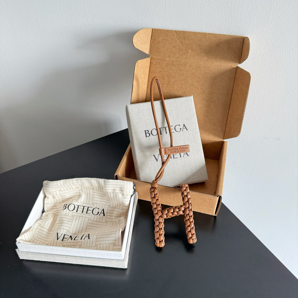 보테가 베네타 / 레터 H 참