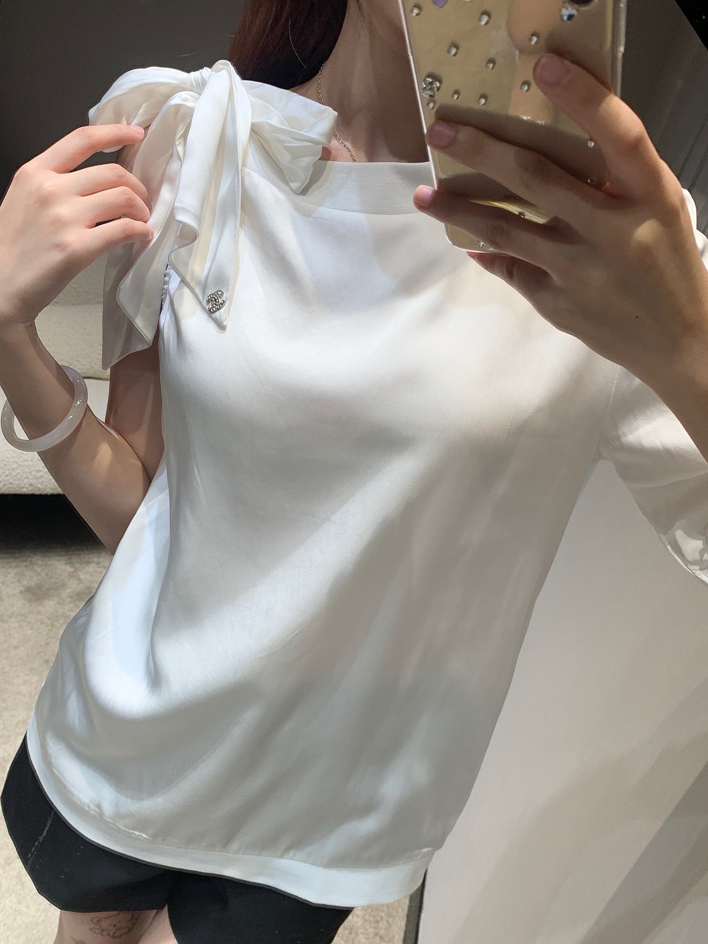 샤넬 / 리본 라운드 넥 오프숄더 루즈핏 티셔츠