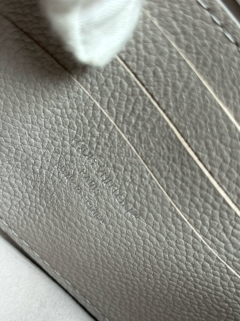 루이비통 / 월릿 온 체인 로지