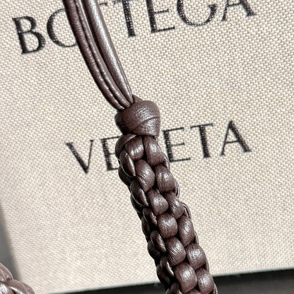 보테가 베네타 / 레터 V 참