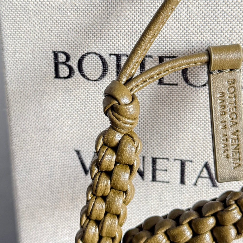 보테가 베네타 / 레터 K 참