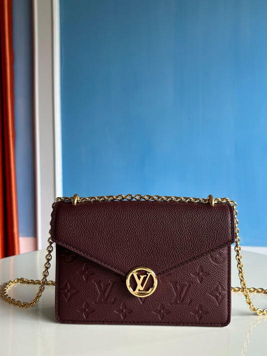 루이비통 / 월릿 온 체인 로지