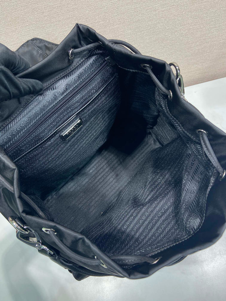 프라다 / 리나일론 백팩