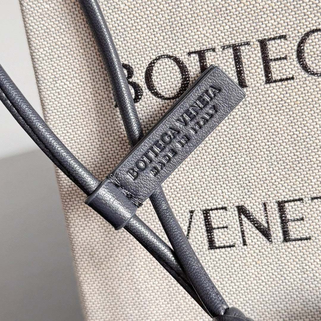 보테가 베네타 / 레터 W 참