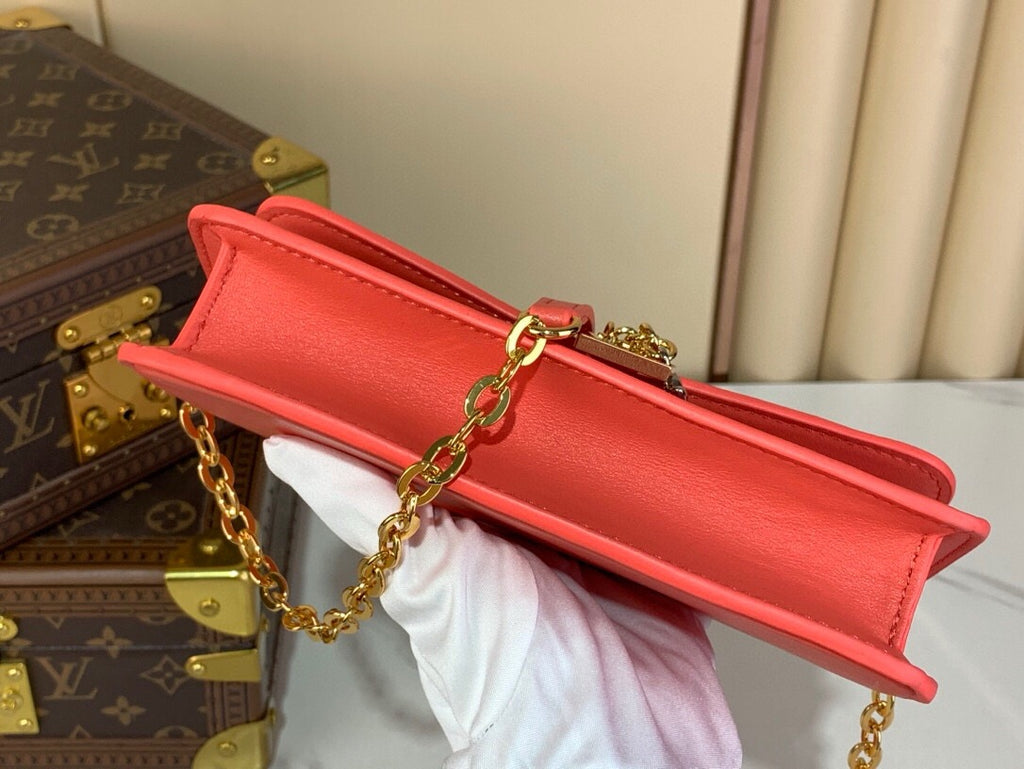 루이비통 / 월릿 온 체인 LV 블룸