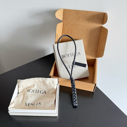 보테가 베네타 / 레터 I 참