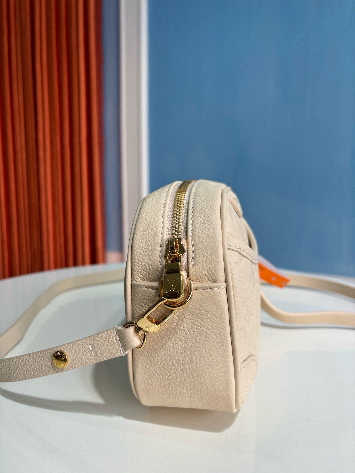 루이비통 / 타이니 카메라 백