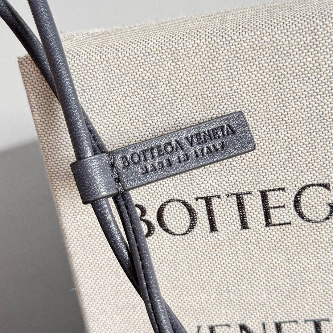 보테가 베네타 / 레터 L 참