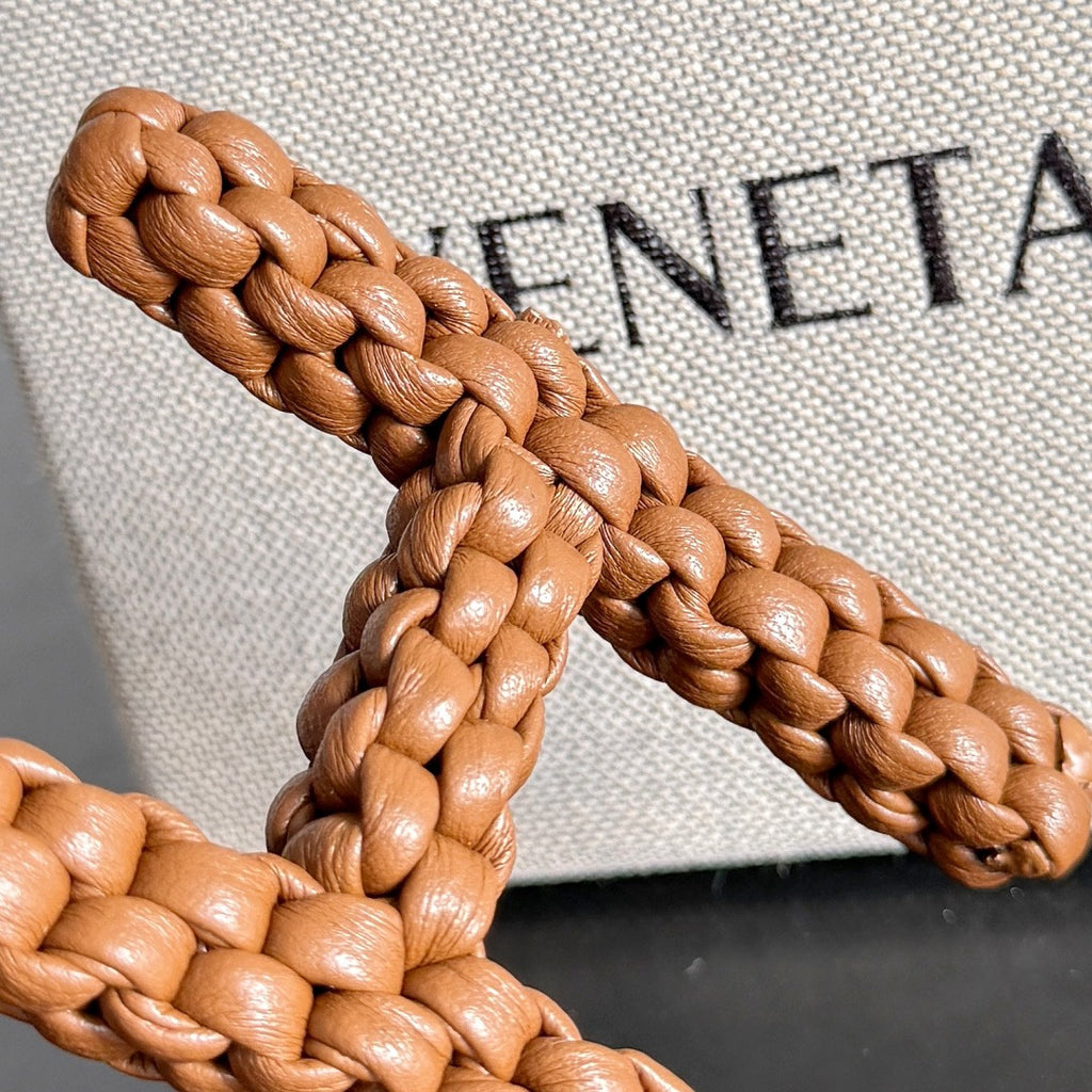 보테가 베네타 / 레터 H 참