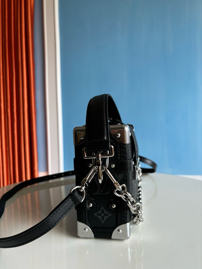 루이비통 / 사이버 트렁크 MM 이스트 웨스트