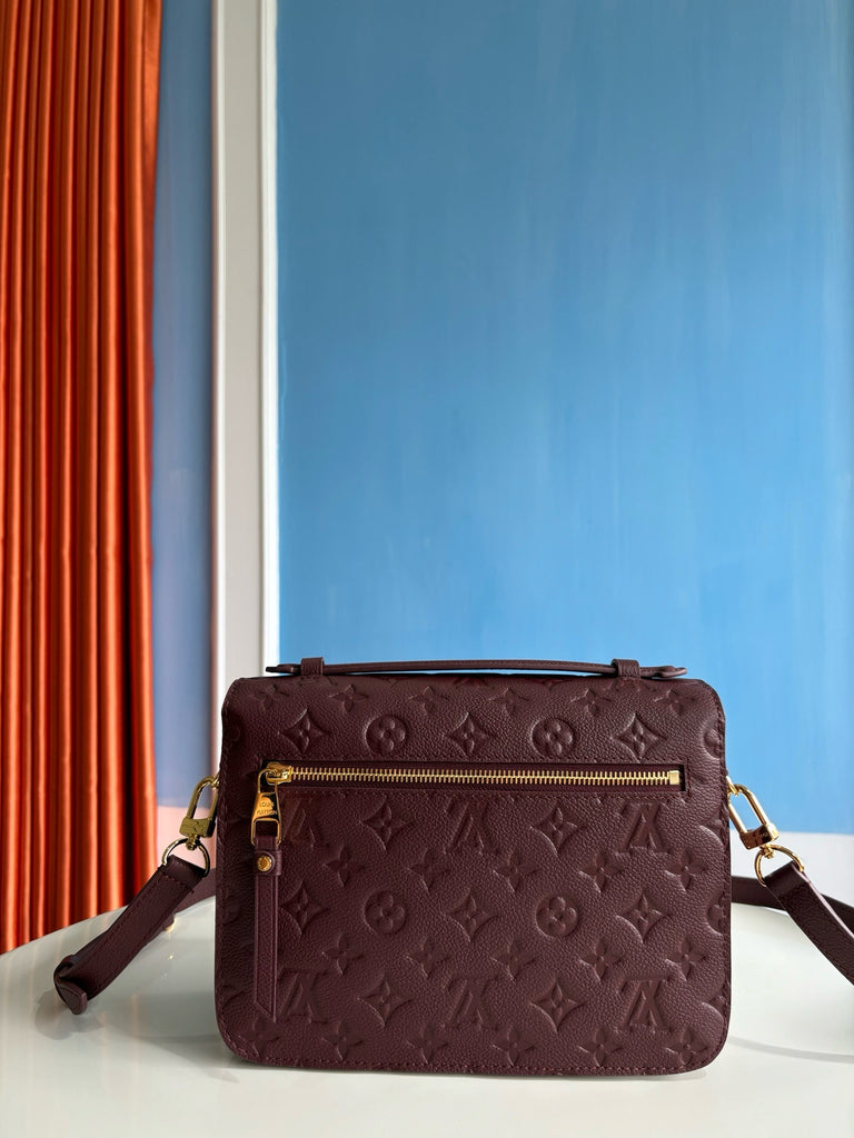 루이비통 / 포쉐트 메티스