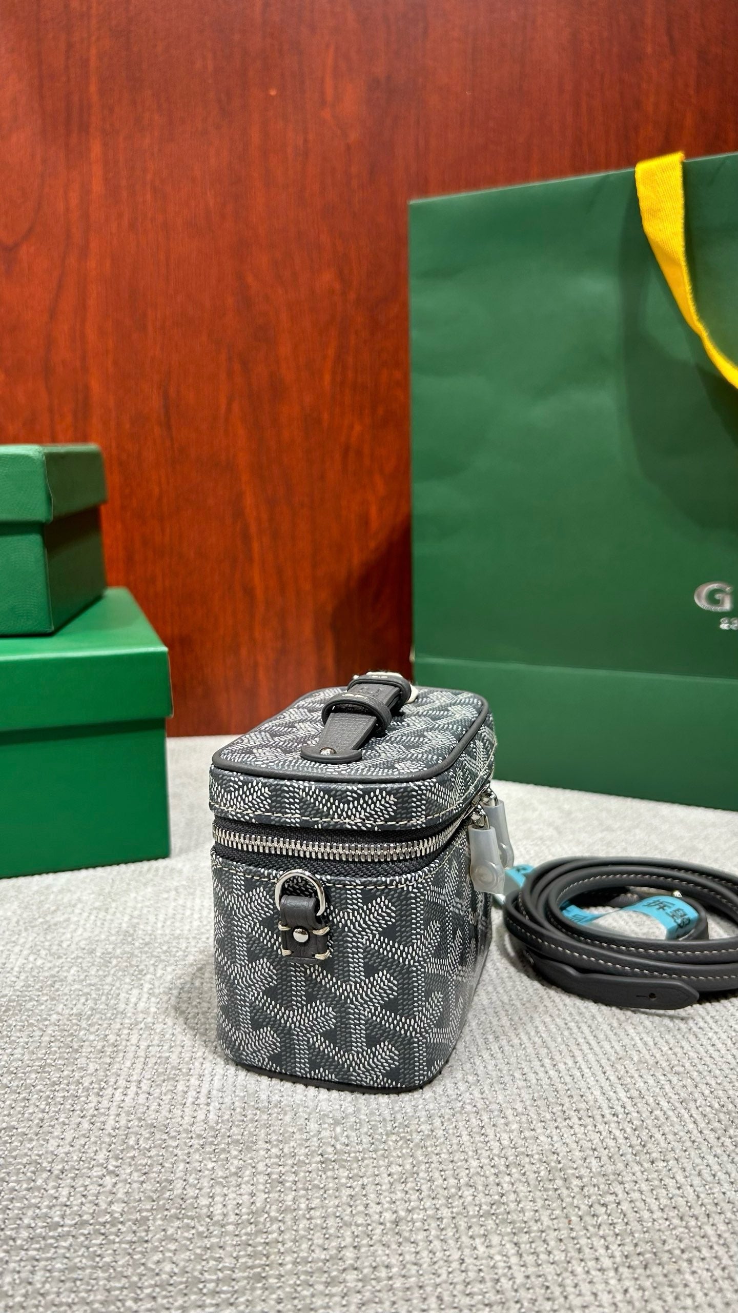 고야드 / 뮤즈 바니티 나노