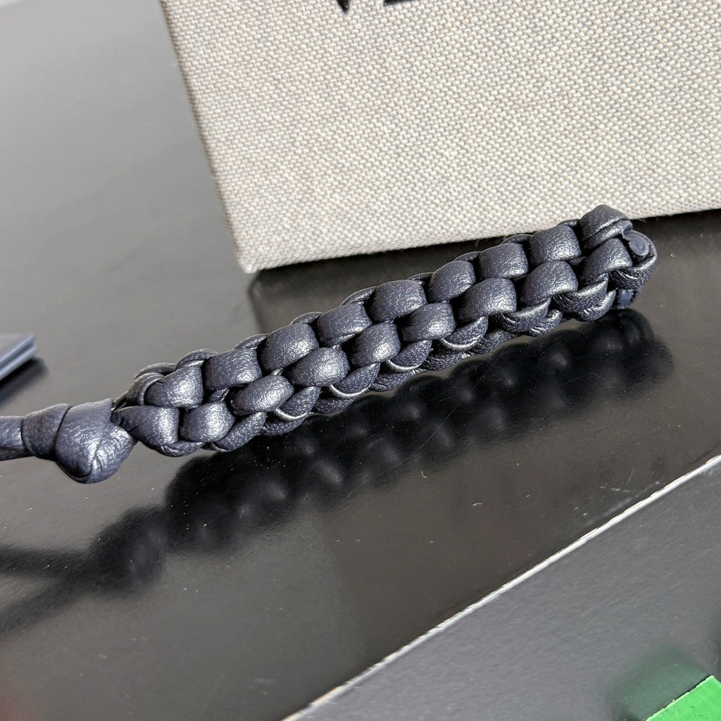 보테가 베네타 / 레터 I 참