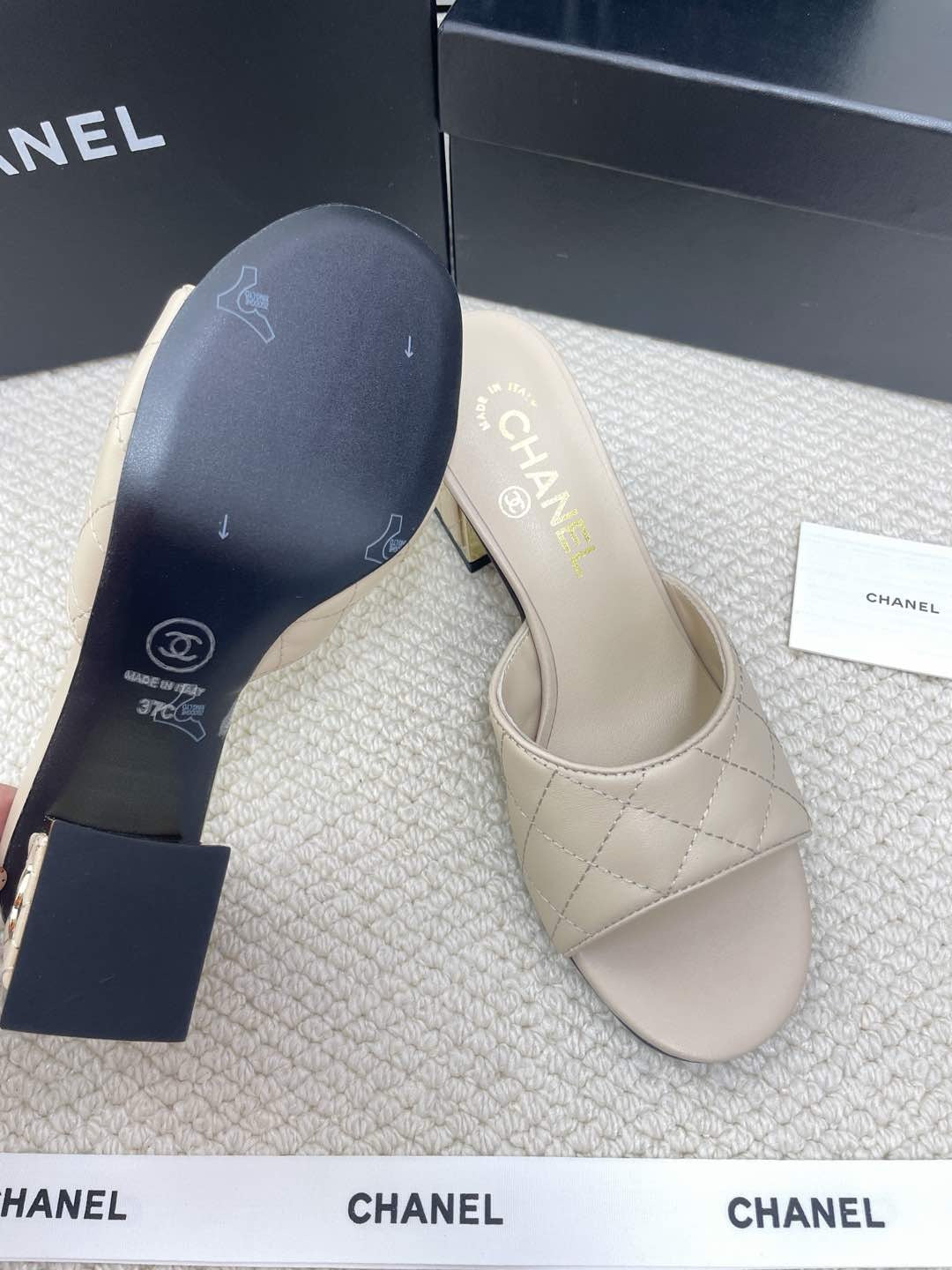 샤넬 / 퀄티드 레디 하이힐 샌들 뮬