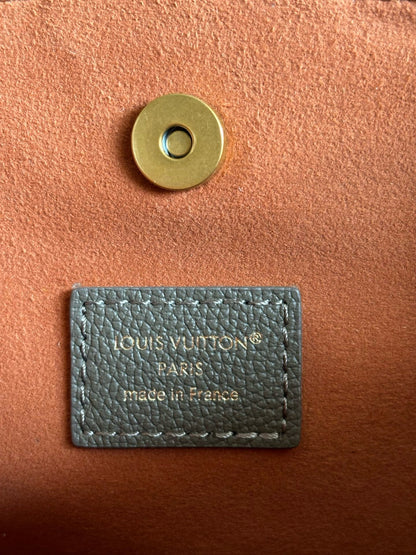 루이비통 / 로우 키 올 인 BB