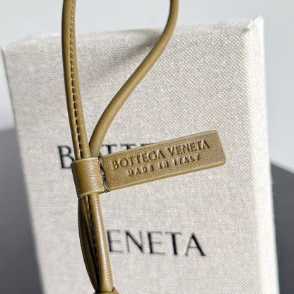 보테가 베네타 / 레터 D 참