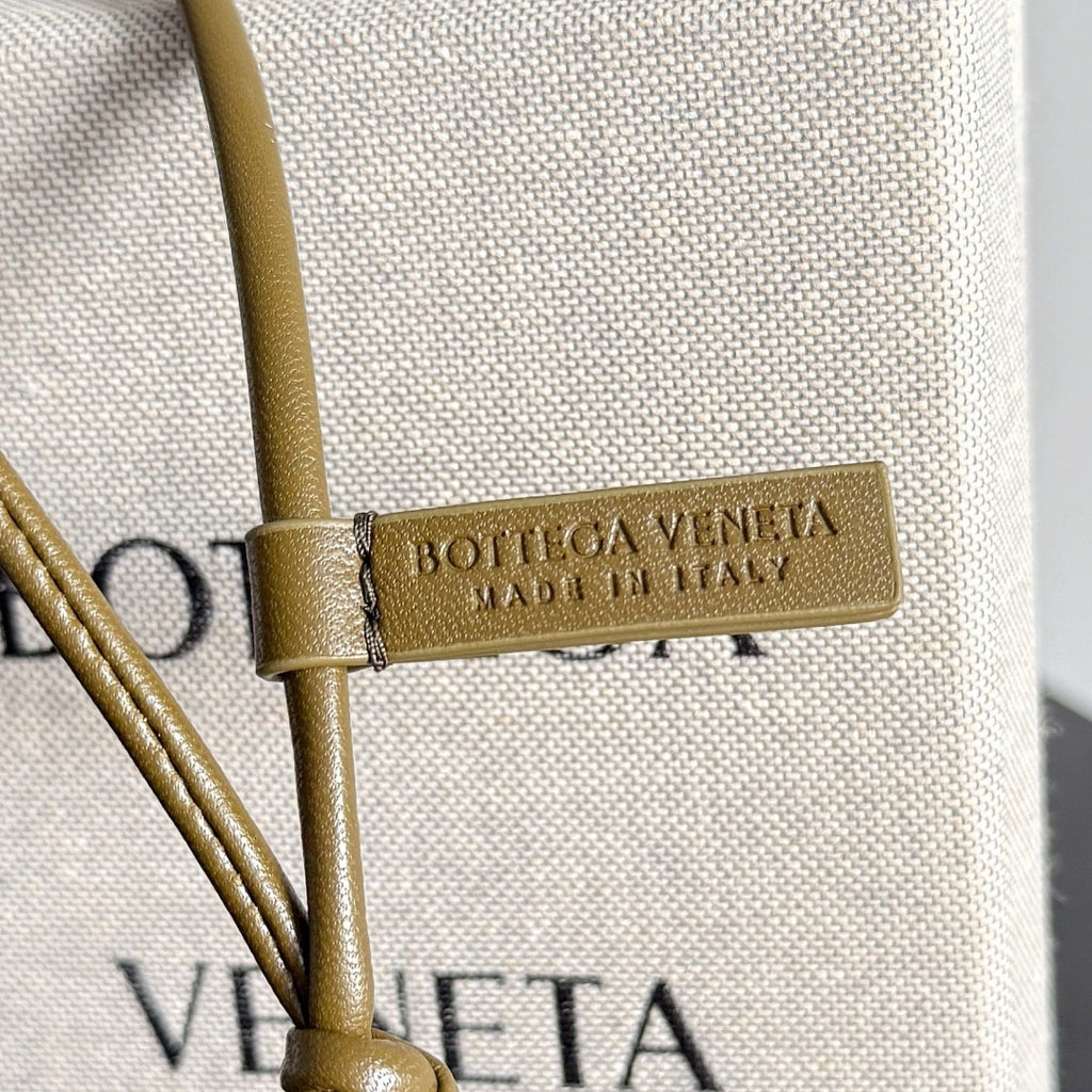 보테가 베네타 / 레터 Z 참