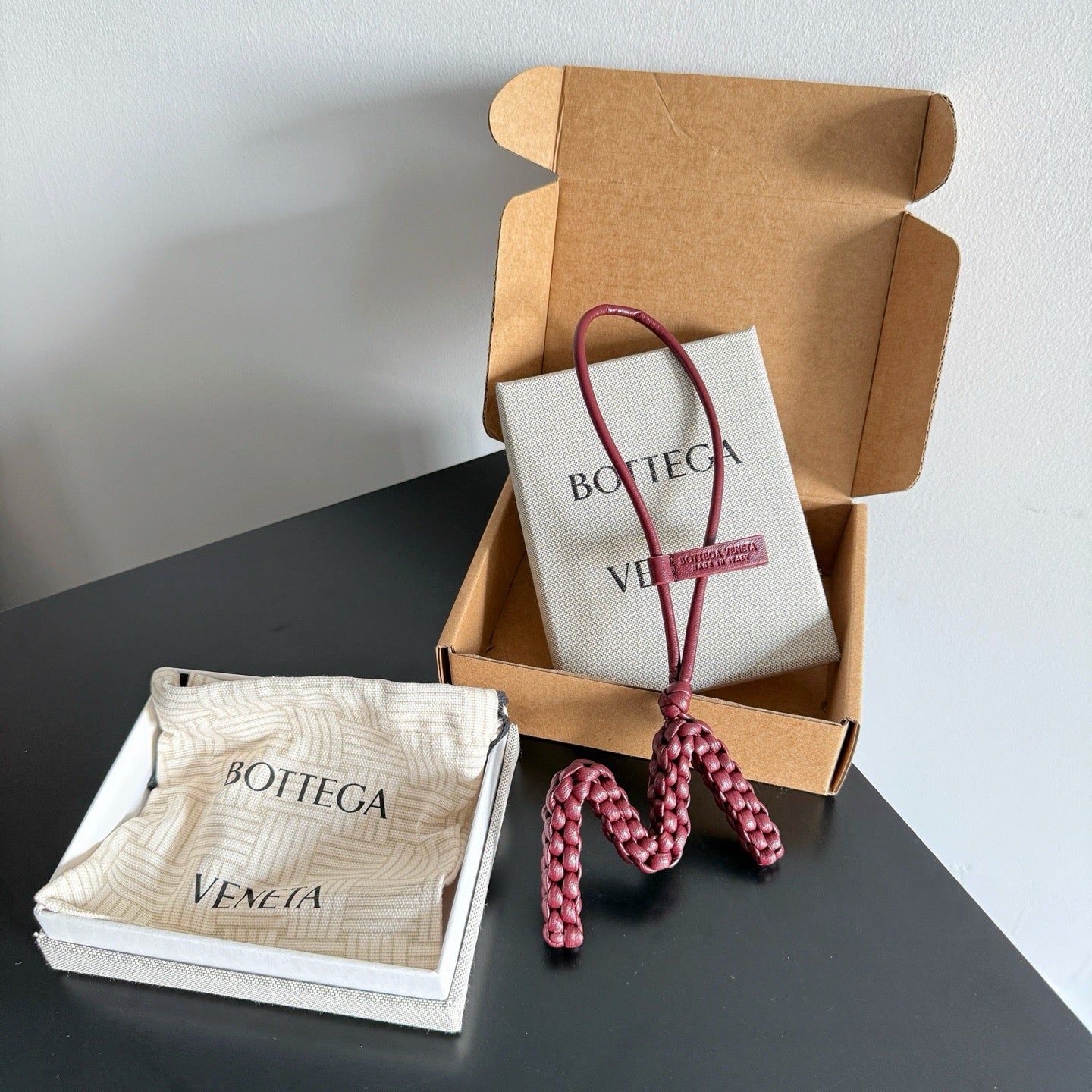 보테가 베네타 / 레터 M 참