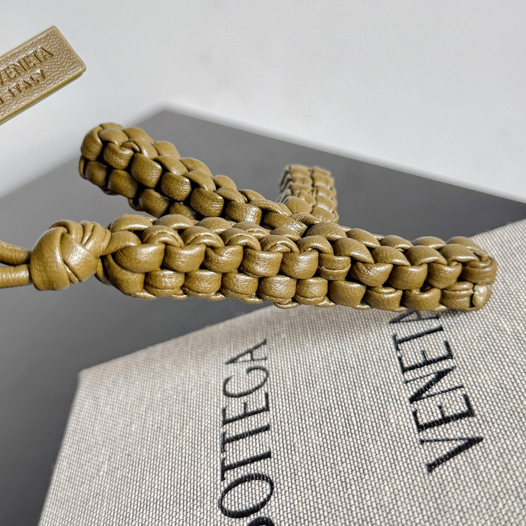 보테가 베네타 / 레터 K 참