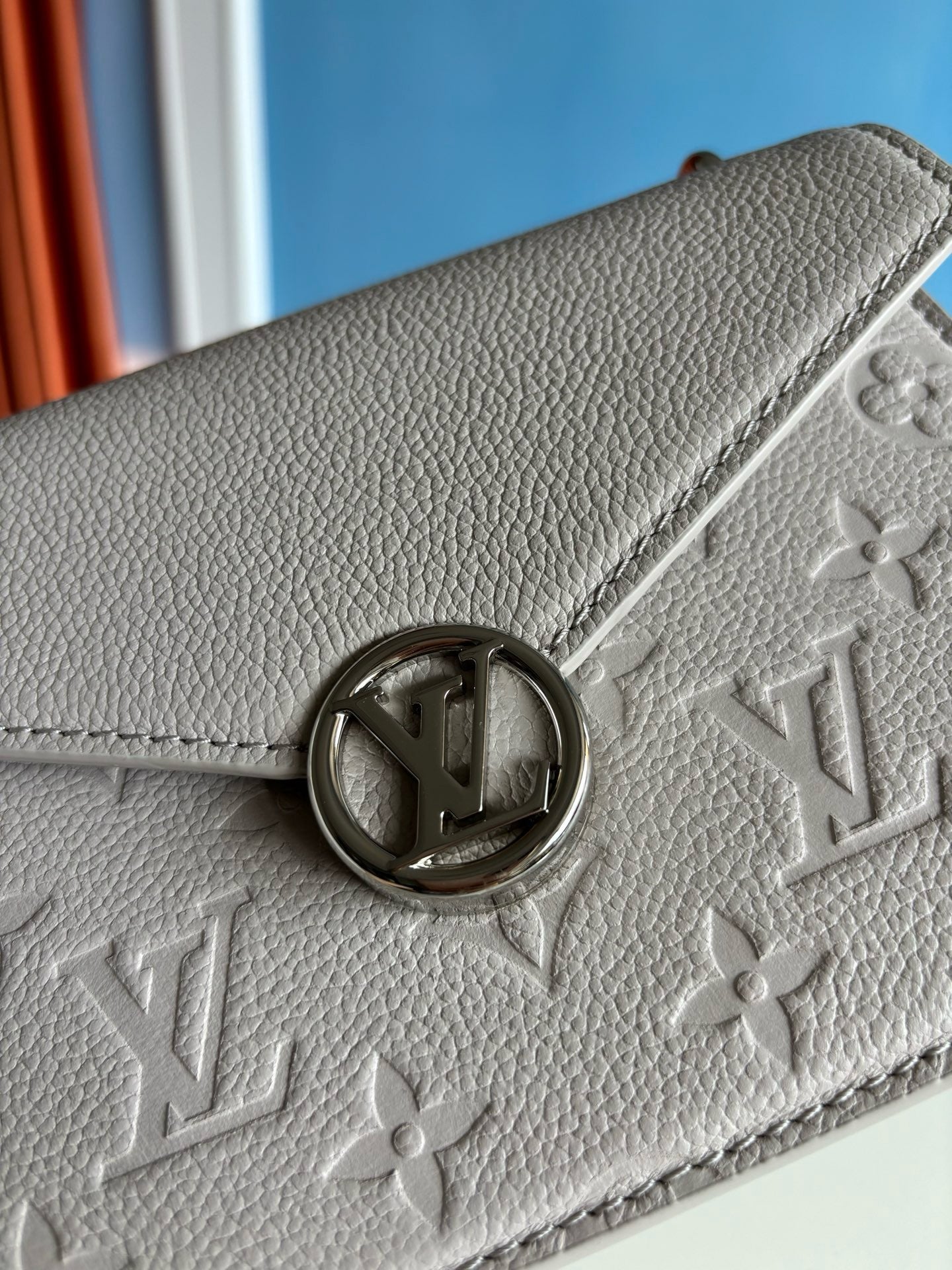 루이비통 / 월릿 온 체인 로지