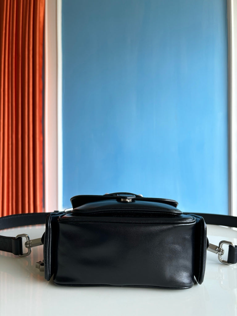 루이비통 / 카고 웨어러블 월릿